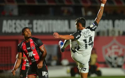 Corinthians empata com o Vitória e entra na zona de rebaixamento do Brasileirão