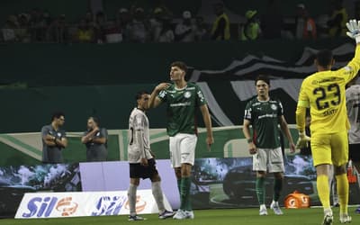 CBF divulga revisão do VAR em pênalti anulado do Athletico-PR contra o Palmeiras