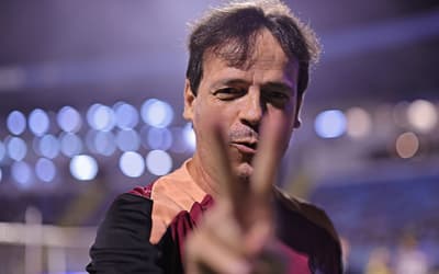 Contra o Vasco, Fernando Diniz pode igualar número de Tite no Corinthians