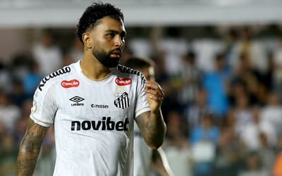 Gabigol diz que está à disposição do Santos para clássico contra o Palmeiras no gramado sintético