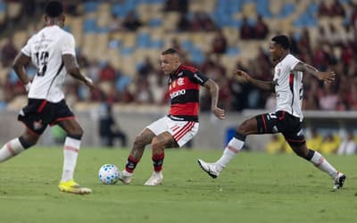 Gol perdido em Flamengo x Vitória causa revolta: 'Devolvam'