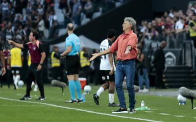 Torcedores do Vasco apontam culpado e mandam recado a Renato Gaúcho: 'Devia'