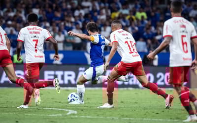 Cruzeiro tem quatro jogadores pendurados para jogo contra o Bragantino