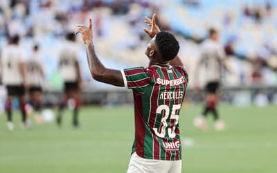 Fluminense encara Coritiba de olho na liderança do Brasileirão