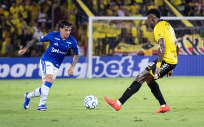 Fagner revela pedidos de Artur Jorge antes de vitória do Cruzeiro na Libertadores