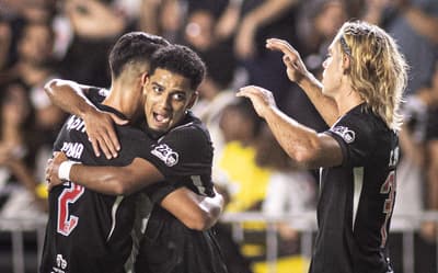 Lanterna do grupo, Vasco mira liderança em duelo decisivo contra o Olimpia