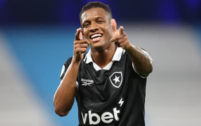 Danilo exalta grupo do Botafogo por resultado fora de casa: 'Muito aguerrido'