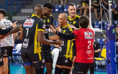 Praia Clube bate Guarulhos e se garante na semifinal da Superliga Masculina