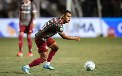 Análise: gramado atrapalha o Fluminense, mas ausência de camisa 10 pesa tanto quanto