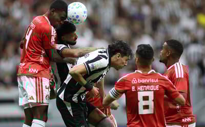 Gol em Botafogo x Internacional viraliza e torcedores fazem apelo: 'Titular na Seleção'