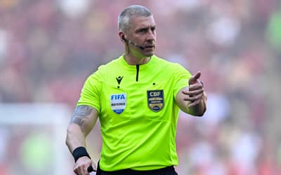 Rivais se revoltam com arbitragem em Flamengo x Vitória: 'Passou do limite'