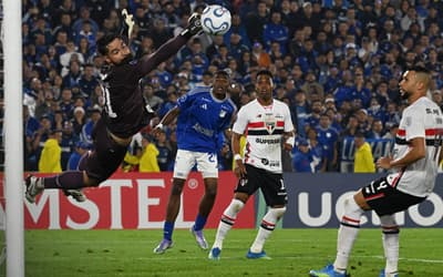 Coronel aproveita chance e se destaca em estreia pelo São Paulo