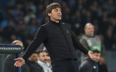 Antonio Conte 'se candidata' a treinar a Itália no próximo ciclo de Copa do Mundo