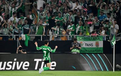 Ex-São Paulo, Antony marca pelo Betis e agita debate por Copa do Mundo