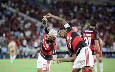 Em noite de ídolos, Flamengo goleia o Independiente Medellín pela Libertadores
