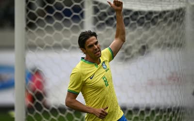 Veja gols de Brasil x México Legends: Adriano e Kaká marcam