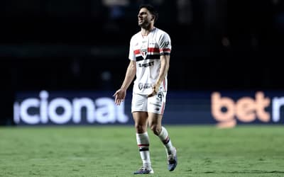 Calleri perde pênalti em São Paulo x Juventude e cobrança viraliza: 'Não dá'