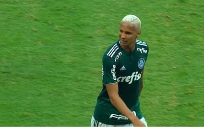 Palmeiras 4 x 0 Santos no Brasileirão 2019; passeio no Pacaembu