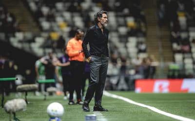 Domínguez reconhece insatisfação da torcida com o Atlético, mas destaca 'processo e evolução'