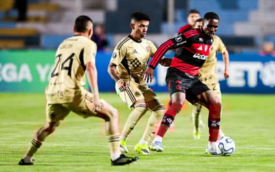 Evertton Araújo tem 'perfil Jardim' e pressiona medalhões do Flamengo