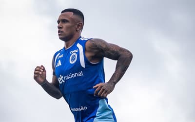Marquinhos se recupera de lesão no joelho e volta a treinar com o elenco do Cruzeiro