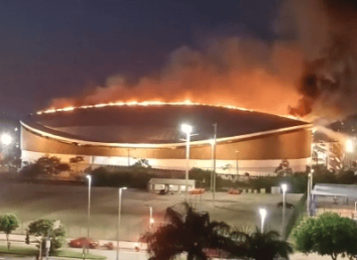 Imagens do incêndio no Parque Olímpico do RJ em tempo real; velódromo em chamas
