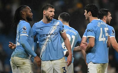 Astro do Manchester City vira alvo de ataques racistas; clube se manifesta