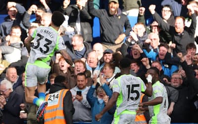 Jogadores do Manchester City comemorando o gol de Nico O'Reilly, na Premier League (Foto: Adrian Dennis/AFP)