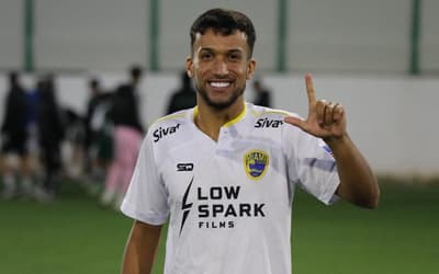 Miami Dade sofre virada no fim contra gigante da Grécia