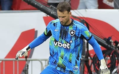 Falha de Neto irrita torcedores em Botafogo x Internacional: 'Se tivesse'