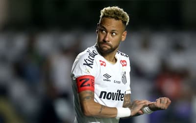 Neymar para na trave em Santos x Coritiba e torcedores enlouquecem: 'Pecado'
