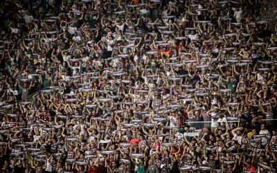 Torcedores do Fluminense se revoltam com adiamento de Fla-Flu: 'Covardia'