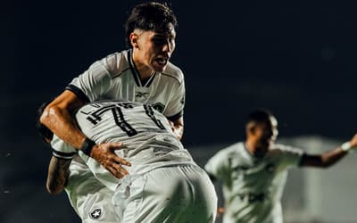 Atitude de jogador em Vasco x Botafogo repercute: 'Valsa de 15 anos'