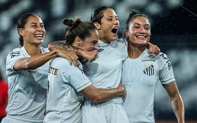 Santos vive 'efeito Evelin Bonifácio', a menina da Vila que encanta com dribles e lances decisivos