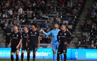 Estrangeiros se derretem por ex-Palmeiras e Botafogo: 'Fazendo história'