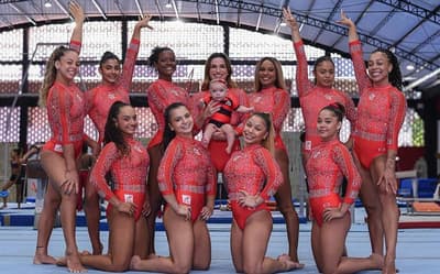 VÍDEO: Com Rebeca Andrade, Flamengo apresenta novos collants da ginástica