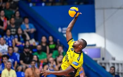 AO VIVO: Siga os lances de Praia Clube x Campinas na semifinal da Superliga