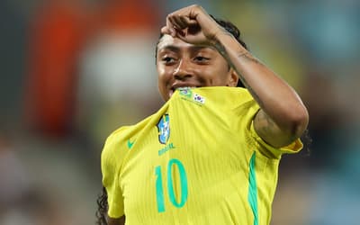 Após goleada, Kerolin fala em responsabilidade na Seleção Brasileira: 'Ajudar o Brasil da forma que posso'