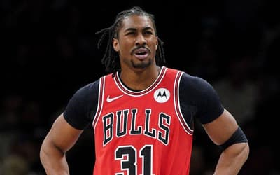 Jogador da NBA dispara contra Curry após ser dispensado pelo Bulls