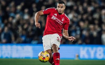 Brasileiro sai lesionado de partida na Europa League