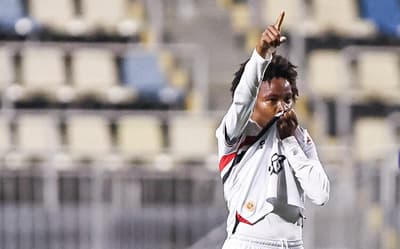 Robinha dedica gol à finalista do BBB 26 e revela torcida: 'Fiz um A para a Ana Paula'