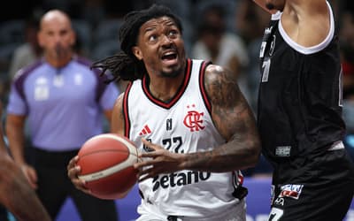VÍDEO: Destaque do Flamengo é expulso após lance 'antidesportivo' contra o Vasco no NBB
