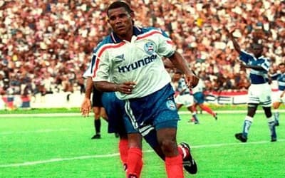 Por onde anda Uéslei, ex-atacante do Bahia?