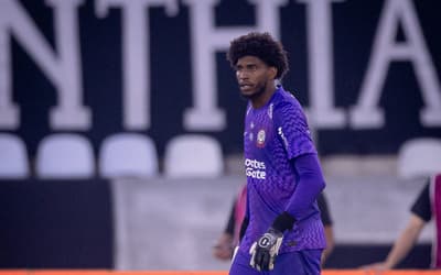 Hugo Souza admite expectativa por vaga na Copa do Mundo: 'Esperança'