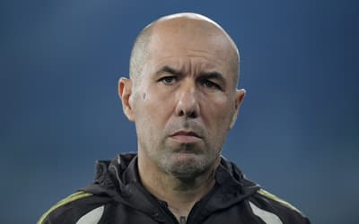 Torcida do Flamengo manda recado a Leonardo Jardim por empate do Vasco