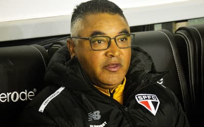 Torcida do São Paulo manda recado a Roger Machado após eliminação