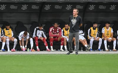 Cuca se posiciona sobre polêmica envolvendo substituição de Neymar em jogo do Santos