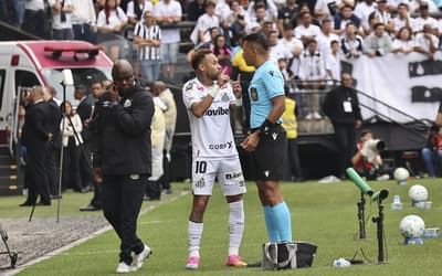 Confusão, erro de arbitragem e Neymar: veja os melhores momentos de Santos x Coritiba