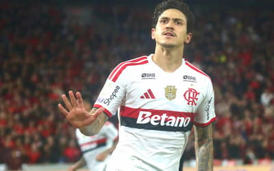 Sob olhar de Ancelotti, Pedro garante empate do Flamengo com Athletico; dê suas notas