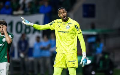Carlos Miguel se irrita com pergunta após derrota: 'Com esse futebol, o Palmeiras foi campeão'